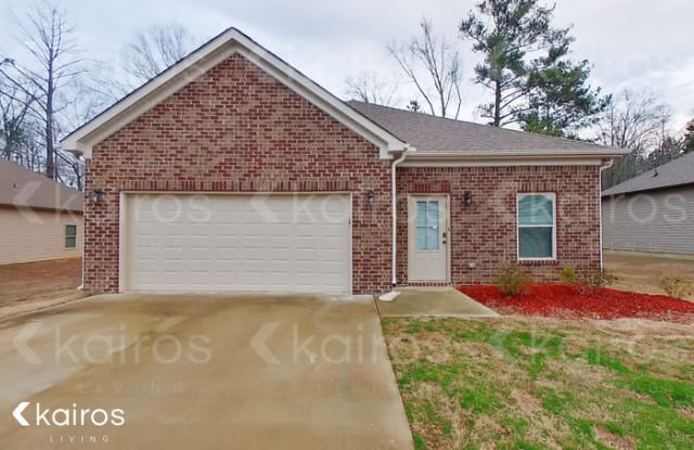 443 White Oak Circle - 443 White Oak Circle, Talladega County, AL 35096