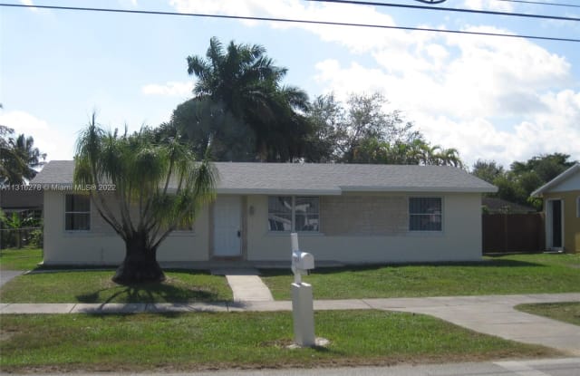 1728 W Mowry Dr - 1728 West Mowry Drive, Homestead, FL 33030