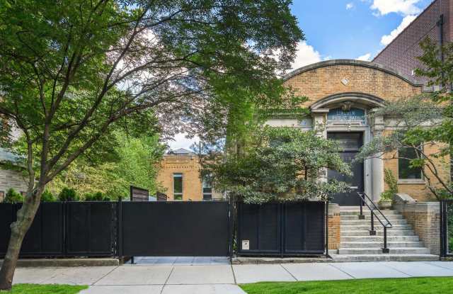 1019 N WOLCOTT Avenue