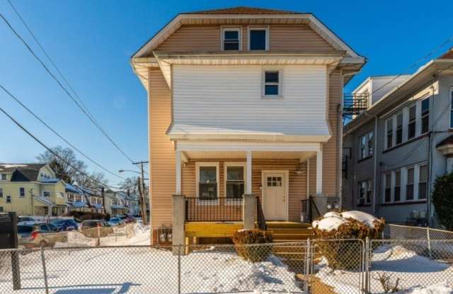 977 Sanford Ave
