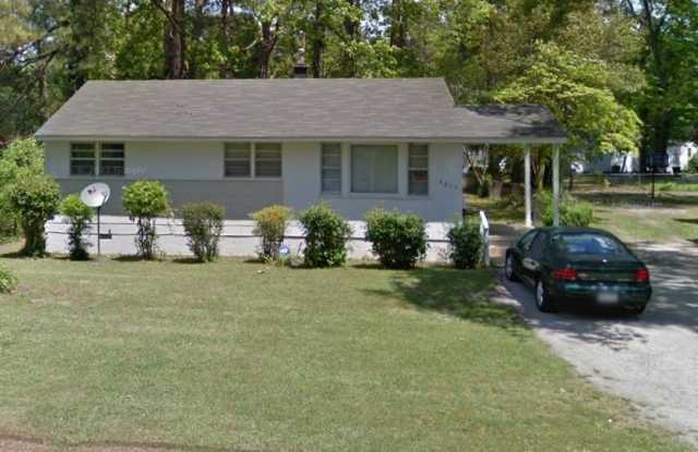 Photo of 2215 Ivy Rd