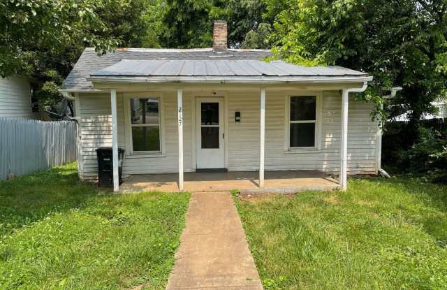 2 Bedroom 1 Bath Available to Rent for $795/Mo.