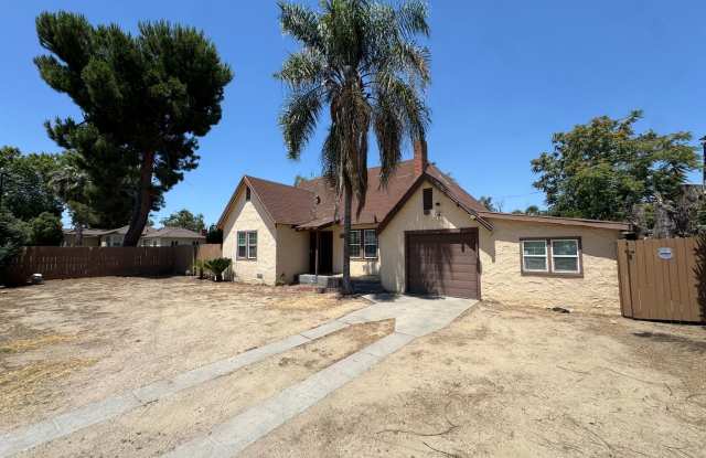 4789 E. Hedges Avenue