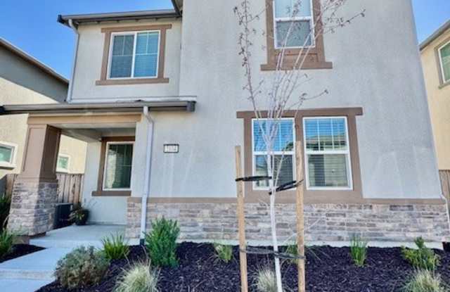 2104 Cottonwood Street