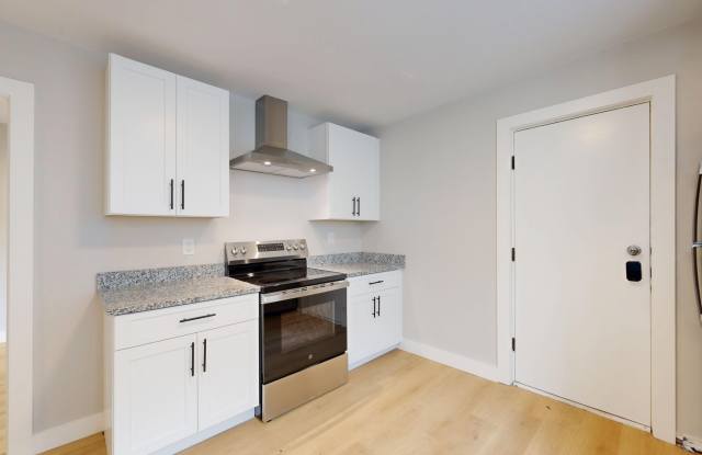 Photo of 225 East Eagle Street225 East Eagle Street - 3