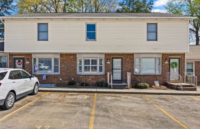 Beautifully updated 2-bed, 1.5 bath Condo in Winn Barr of Rock Hill!