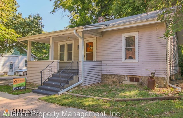 512 Denison Ave - 512 Denison Avenue, Manhattan, KS 66502