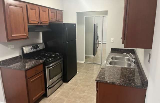 Lisle Place Apartments