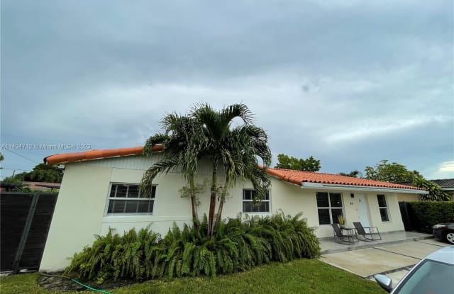 2844 SW 124th Pl - 2844 Southwest 124th Place, Tamiami, FL 33175