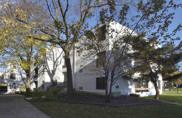 330 W Miner St