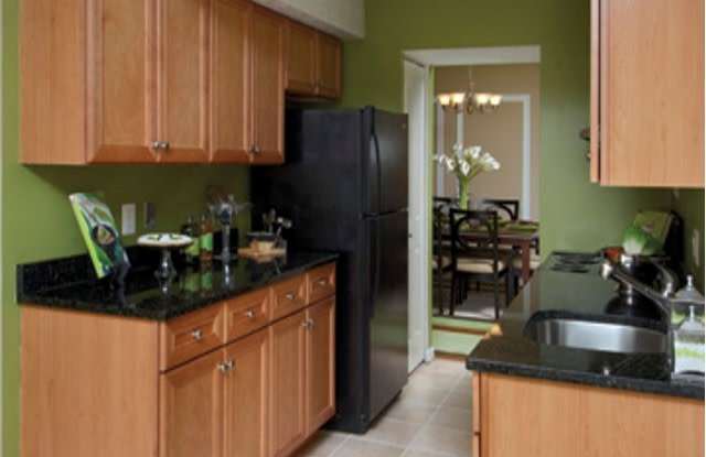 Glen Oaks Apartments