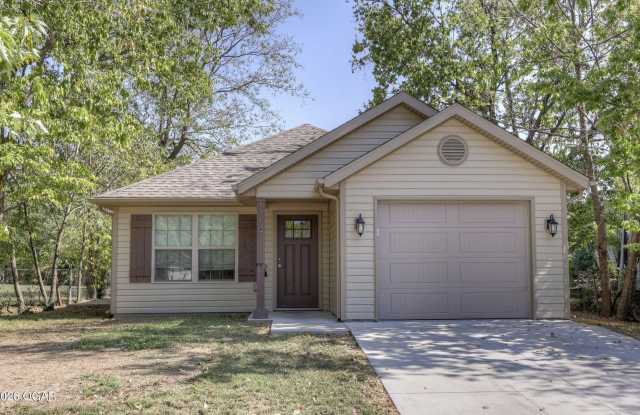 Photo of 1119 S Jackson Avenue