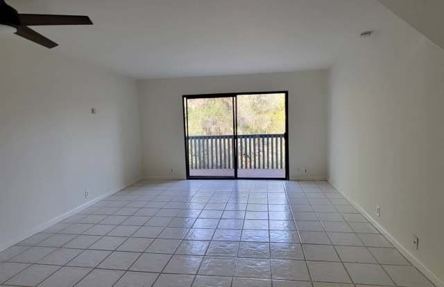 2 Bedroom Townhouse with Canyon views from two levels