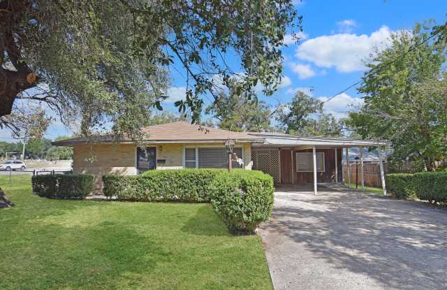 Photo of 104 E 14th Ave