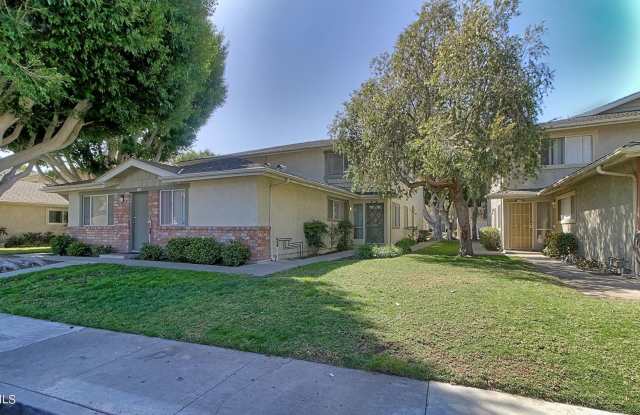 Photo of Lovely 2 bedroom condominium townhouse