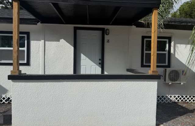 Photo of 4605 North Hubert Avenue - 18