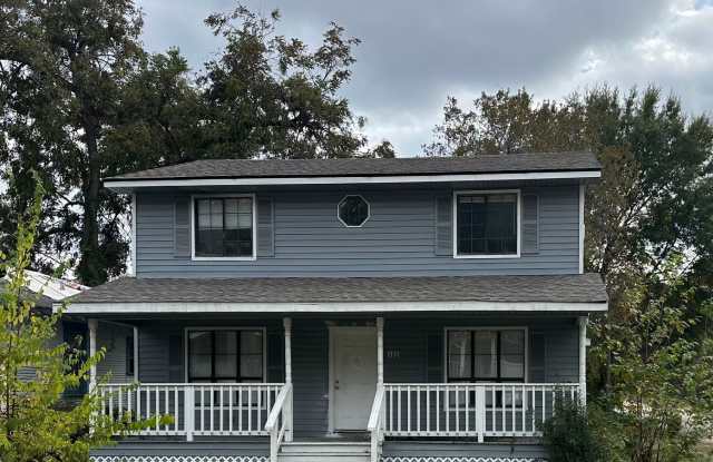 Beautiful 2 Bedroom Apartment