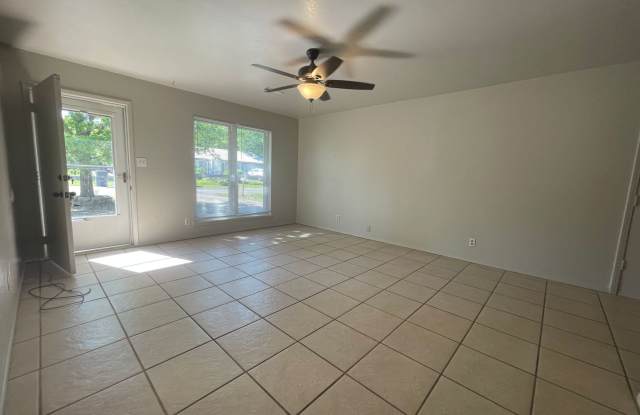 Photo of Cute Glenpool 3BD/1.5 BA near High School