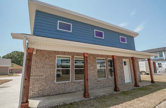 2 Bedroom 2 Bath home located in Fayetteville!