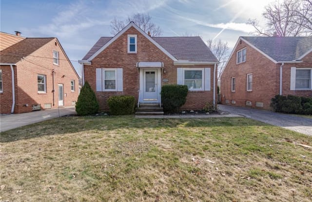 1551 Winchester Rd - 1551 Winchester Road, Lyndhurst, OH 44124