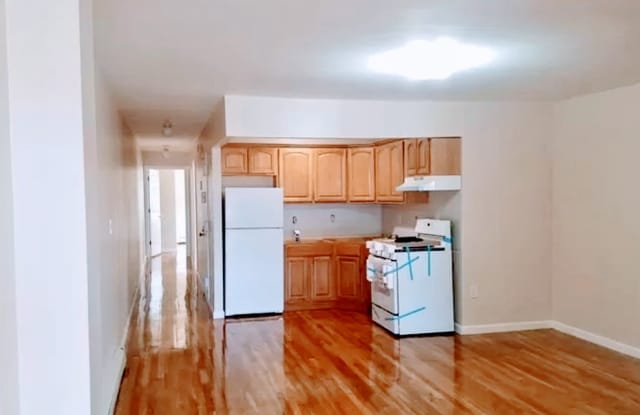 838 E 218th St - 838 East 218th Street, Bronx, NY 10467