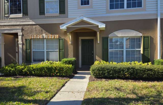 2 bedroom 2.5 bath townhome