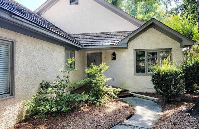 1811 Prestwick Close