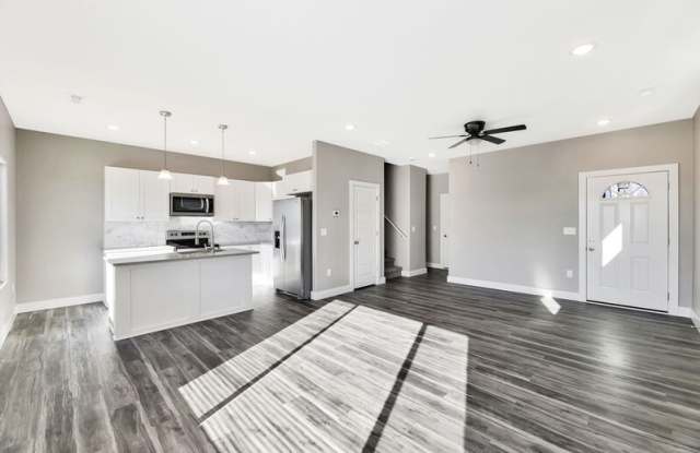 7305 East 34th Street North