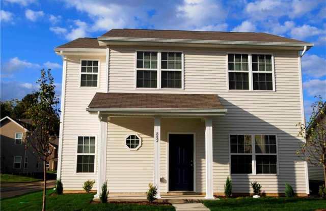 882 Warrington Avenue