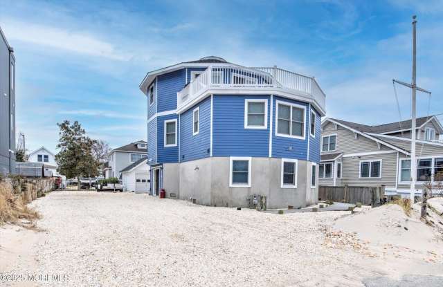 424 E Longport Avenue