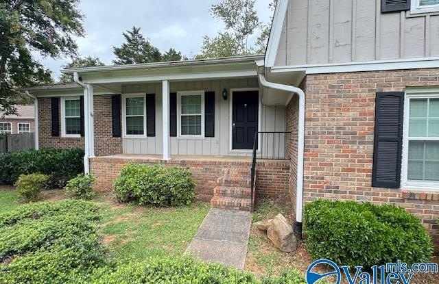 13003 Camelot Drive SE