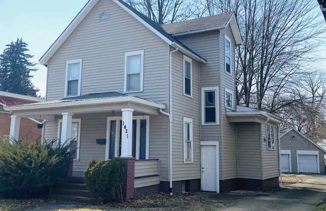 1421 Piper Ct Nw