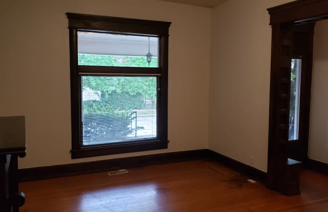 Photo of 2126 N Talbott St