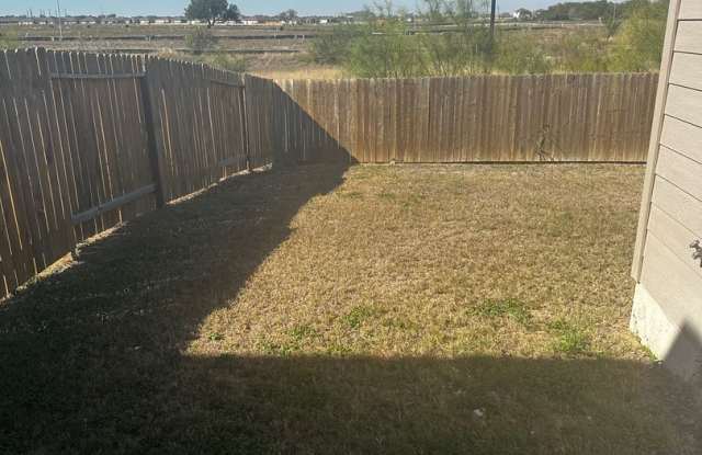 Room in 3 Bedroom Home at Harbor Lndg