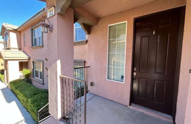 2-Bedroom 2.5-Bathroom Downtown Summerlin Townhouse!