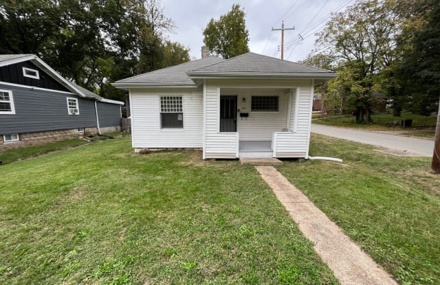 601 Carson Rd - 601 Carson Road, Ferguson, MO 63135