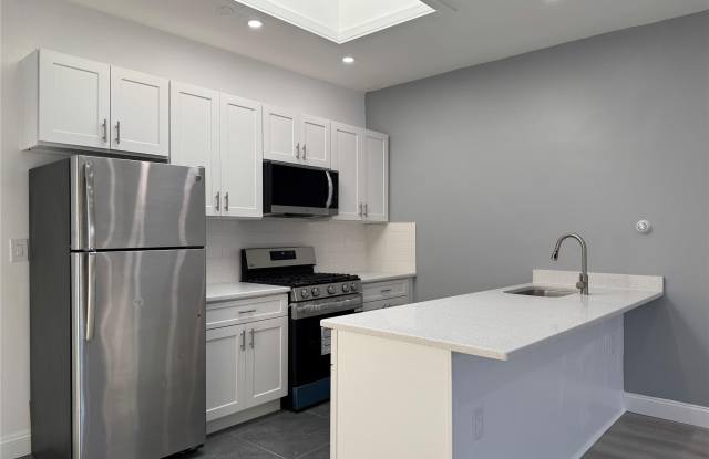 209-211 Main Street unit: 2S