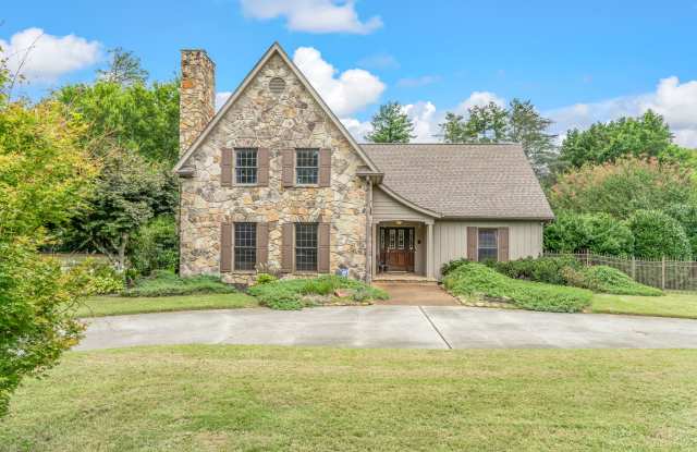 Photo of 2016 Rivergate Drive