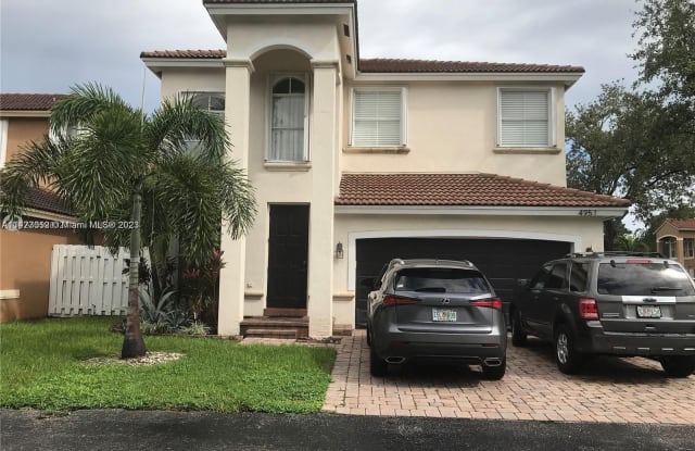 4951 SW 38th Way - 4951 Southwest 38th Way, Hollywood, FL 33312