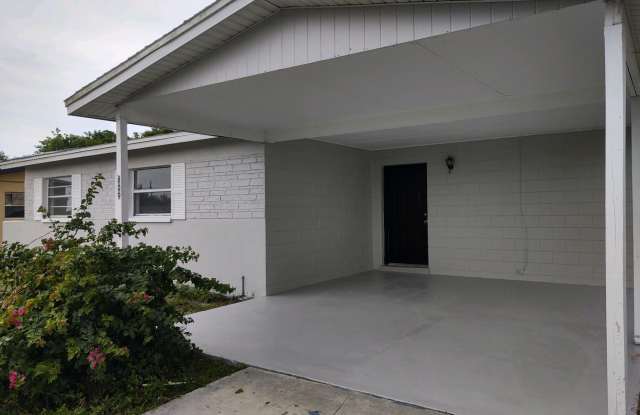 809 Poplar Lane