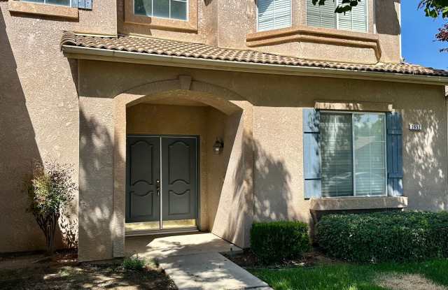 $2,795 Teague  Chestnut, 4 Bedroom Home - E Spice Way, Fresno