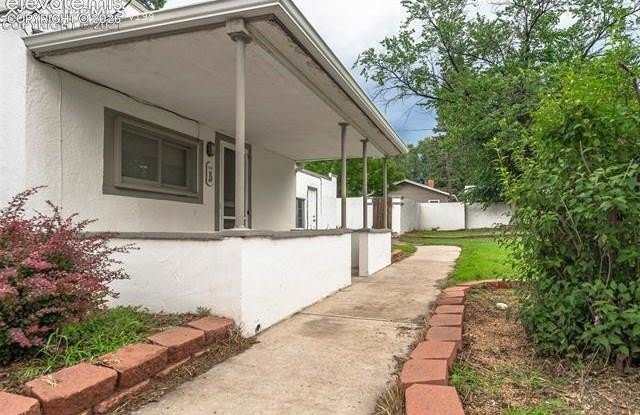 1118 E Platte Avenue