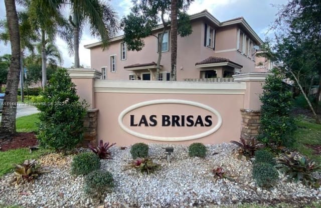 257 Las Brisas Cir - 257 Las Brisas Circle, Sunrise, FL 33326