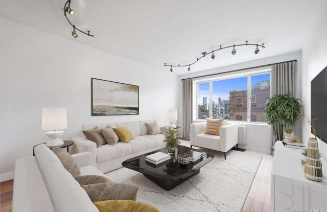 30-85 VERNON Boulevard