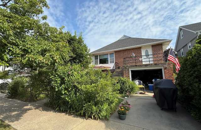 731 E Walnut Street