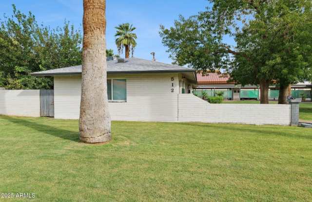 512 E Roanoke Avenue