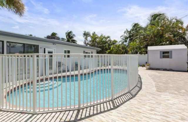 337 Balsam St, Palm Beach Gardens, FL 33410