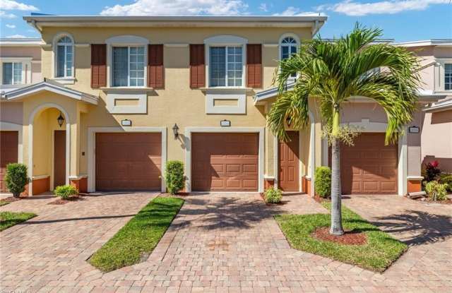 20140 Estero Gardens CIR
