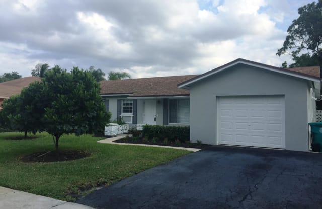 134 SE 26th Avenue - 134 Southeast 26th Avenue, Boynton Beach, FL 33435