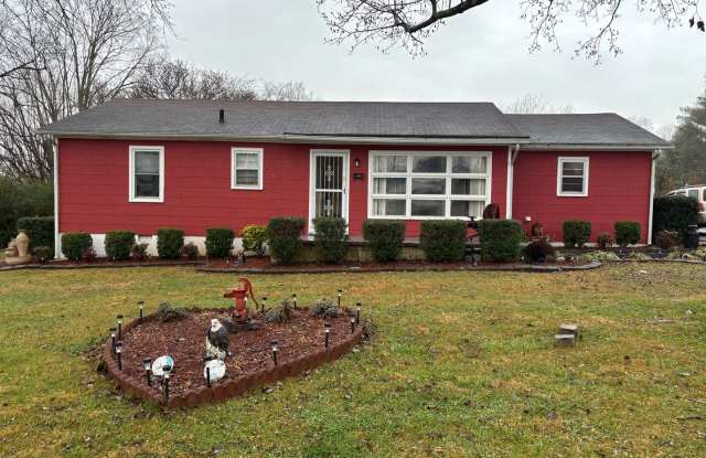 3 Bedroom/1 Bath in Well Established Neighborhood